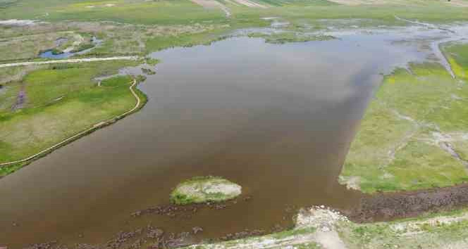 Kaz Gölü eşsiz güzelliğiyle mest ediyor