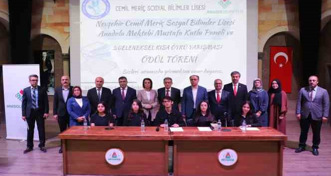 Rektör Aktekin ‘3. Geleneksel Kısa Öykü Yarışması’ ödül törenine katıldı