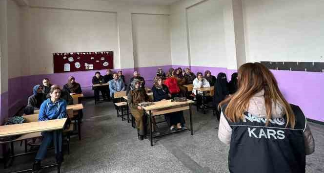 Kars’ta narkotik ekipleri anne ve anne adaylarını bilgilendirdi