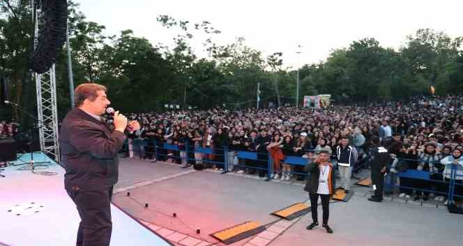 Esenlerli gençlere bayram hediyesi