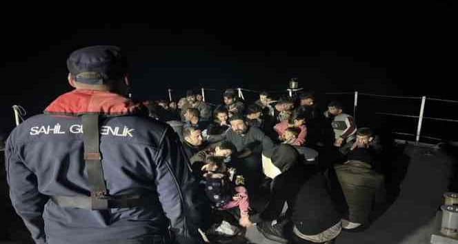 Yunan unsurlarınca ölüme terk edilen 38 kaçak göçmen kurtarıldı