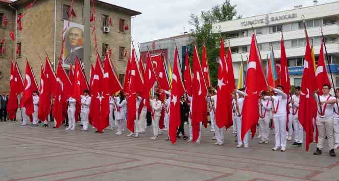 Isparta’da 19 Mayıs törenle kutlandı