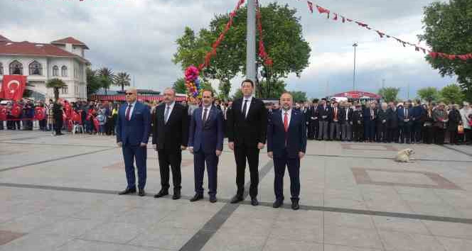 Bandırma’da 19 Mayıs coşkuyla kutlandı