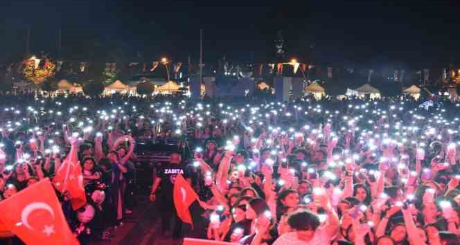 Fethiye’de 19 Mayıs coşkusu “Gripin” konseriyle yaşandı