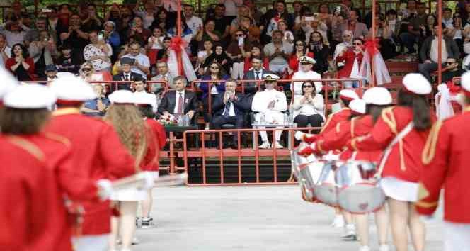 Bayraklı’da 19 Mayıs coşkusu