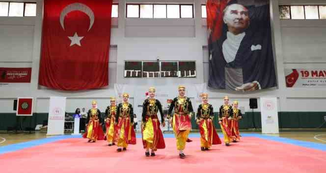 Öğrenciler en güzel performanslarını bu özel günde sergiledi