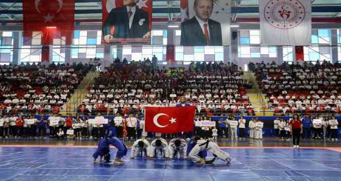 19 Mayıs Gençlik ve Spor Bayramı Burdur’da coşku ile kutlandı