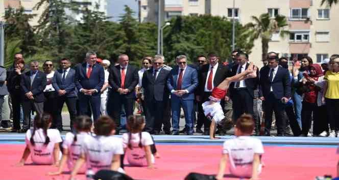 19 Mayıs Atatürk’ü Anma, Gençlik ve Spor Bayramı Antalya’da coşkuyla kutlandı
