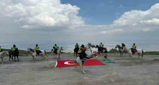 Yeşilay Spor Kulübü’nden ’19 Mayıs’ tırmanışı