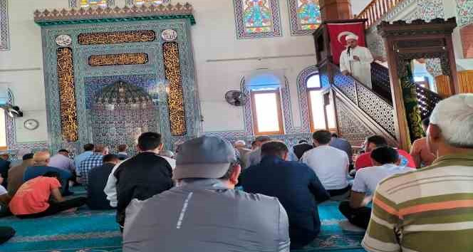 Köyceğiz’de "Gençlik Haftası" münasebetiyle Cuma namazını gençler kıldırdı
