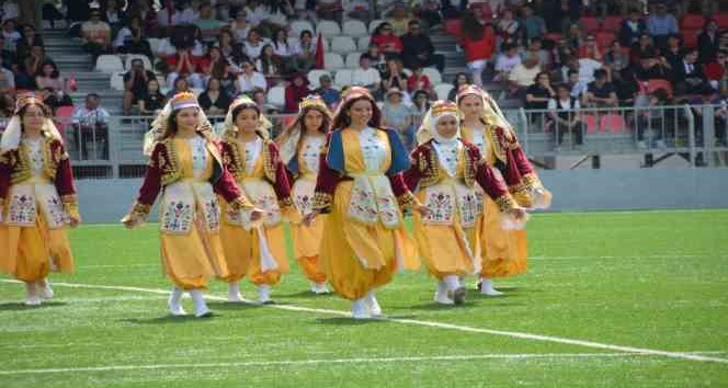 Marmaris’te 19 Mayıs coşkuyla kutlandı