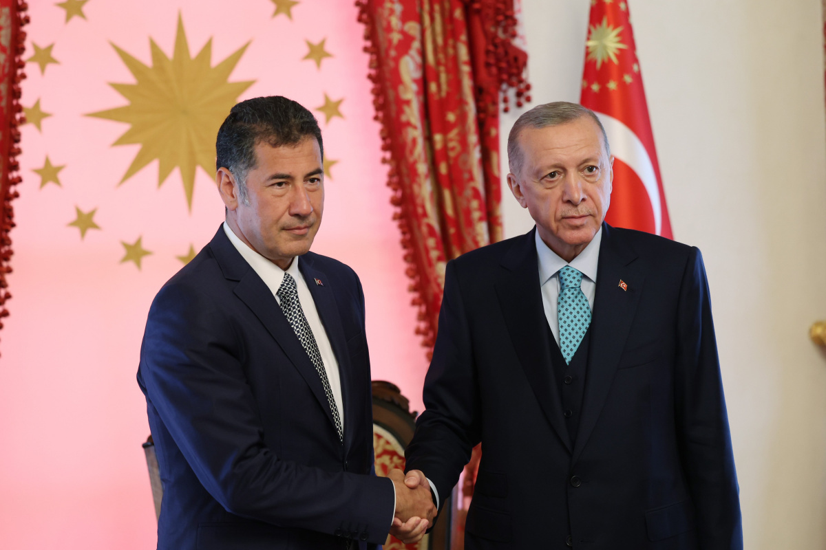Cumhurbaşkanı Erdoğan ile Sinan Oğan&#039;ın Dolmabahçe&#039;deki görüşmesi sona erdi