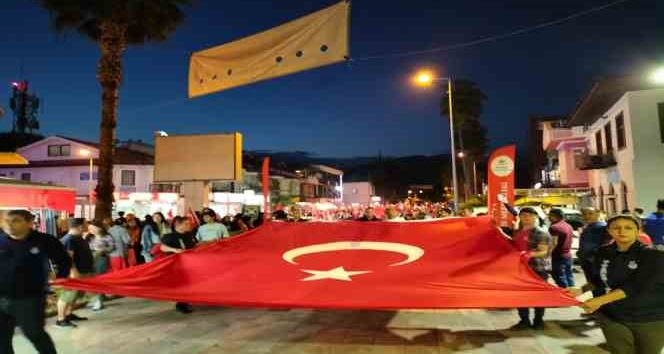 Köyceğiz’de 19 Mayıs’ın coşkusu fener alaylarıyla sokağa taştı