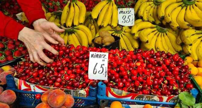 Yaz mevsiminin habercisi kiraz tezgahlardaki yerini aldı