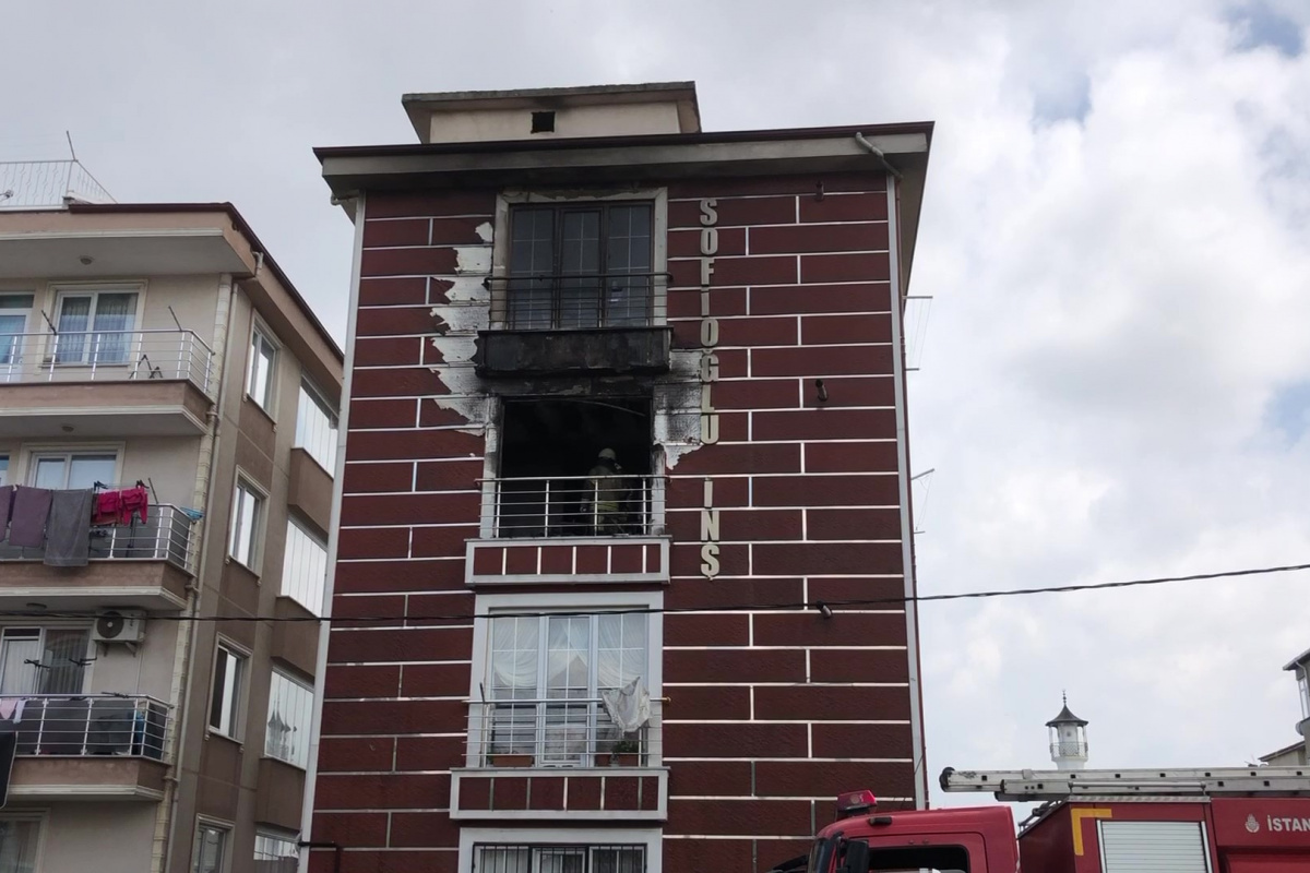 Tuzla&#039;da madde müptelası şahıs evini ateşe verdi
