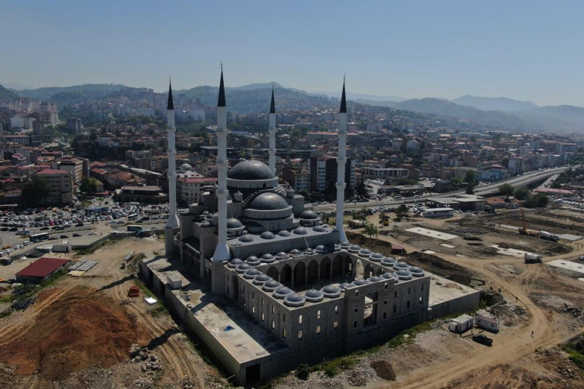 Doğu Karadeniz&#039;in en büyük cami ve külliyesinin 2024 yılı Ramazan ayında açılması planlanıyor