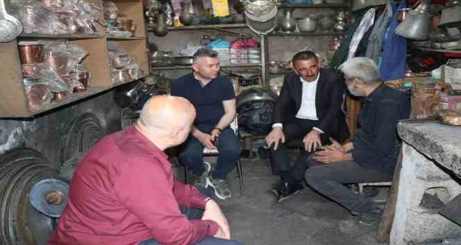 Siirt Valisi Hacıbektaşoğlu, esnaf ve vatandaşların taleplerini dinledi