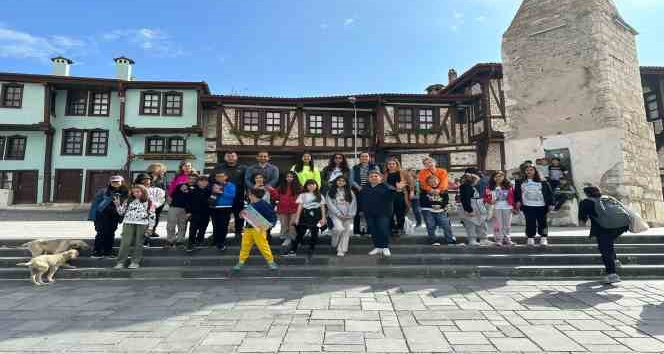 Sivrihisar turist akınına uğruyor