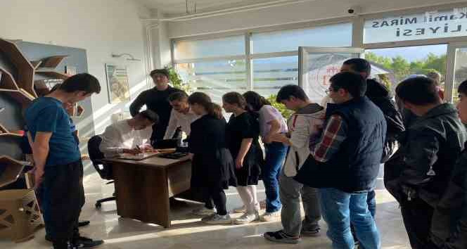 Liseli gençler, "Gençlik Haftasında" bir araya geldi