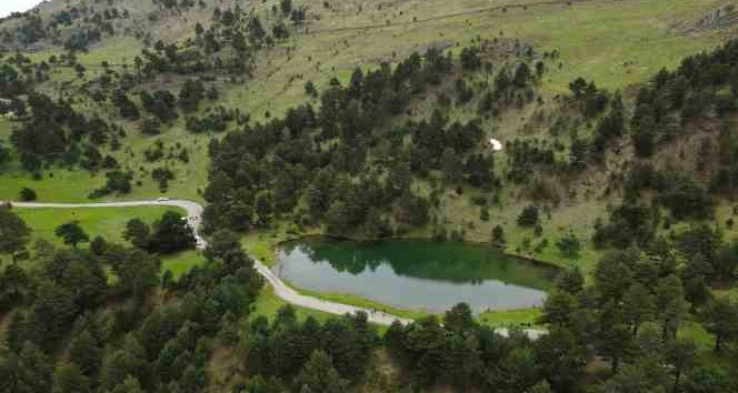 Gençler 19 Mayıs’ı Altınpınar Gölünde kutladı