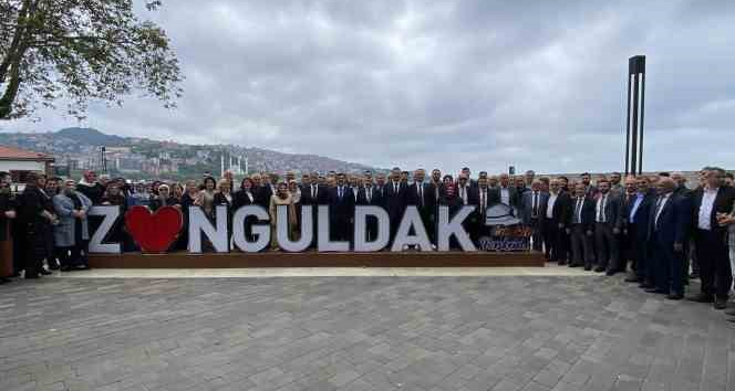 Milletvekilleri mazbatalarını aldı