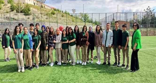 Gölhisar Fen Lisesi öğrencileri deprem bölgesini unutmadı