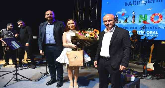 Altınova Gençlik Festivali Nigar Muharrem ve Semicek ile final yaptı