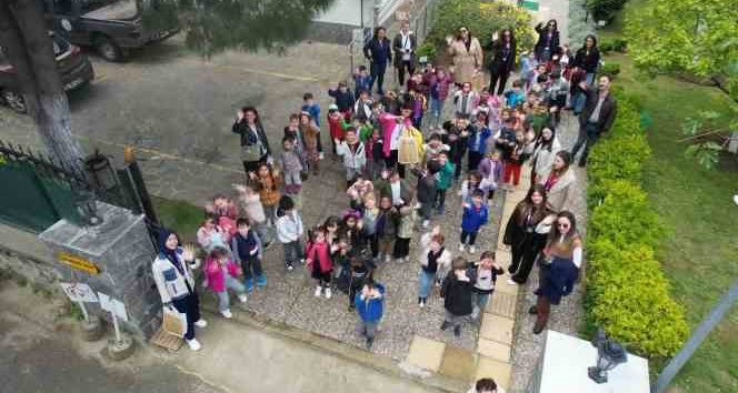 Doğa Eğitim Merkezi’nde çocuklar hem hayvanları hem doğayı tanıyor