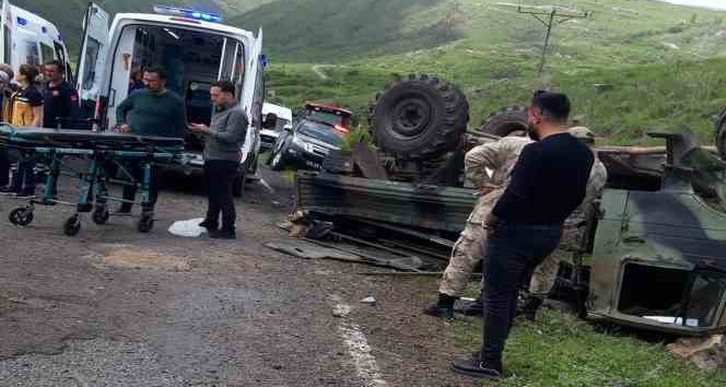 Çıldır’da askeri araç kaza yaptı