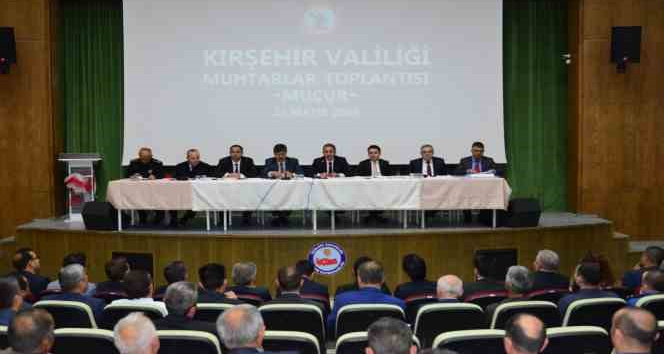 Vali Buhara muhtarları dinledi