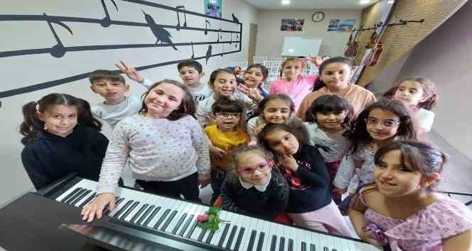 "Köy Çocuk" projesinde çocuklar müzikle büyüyor