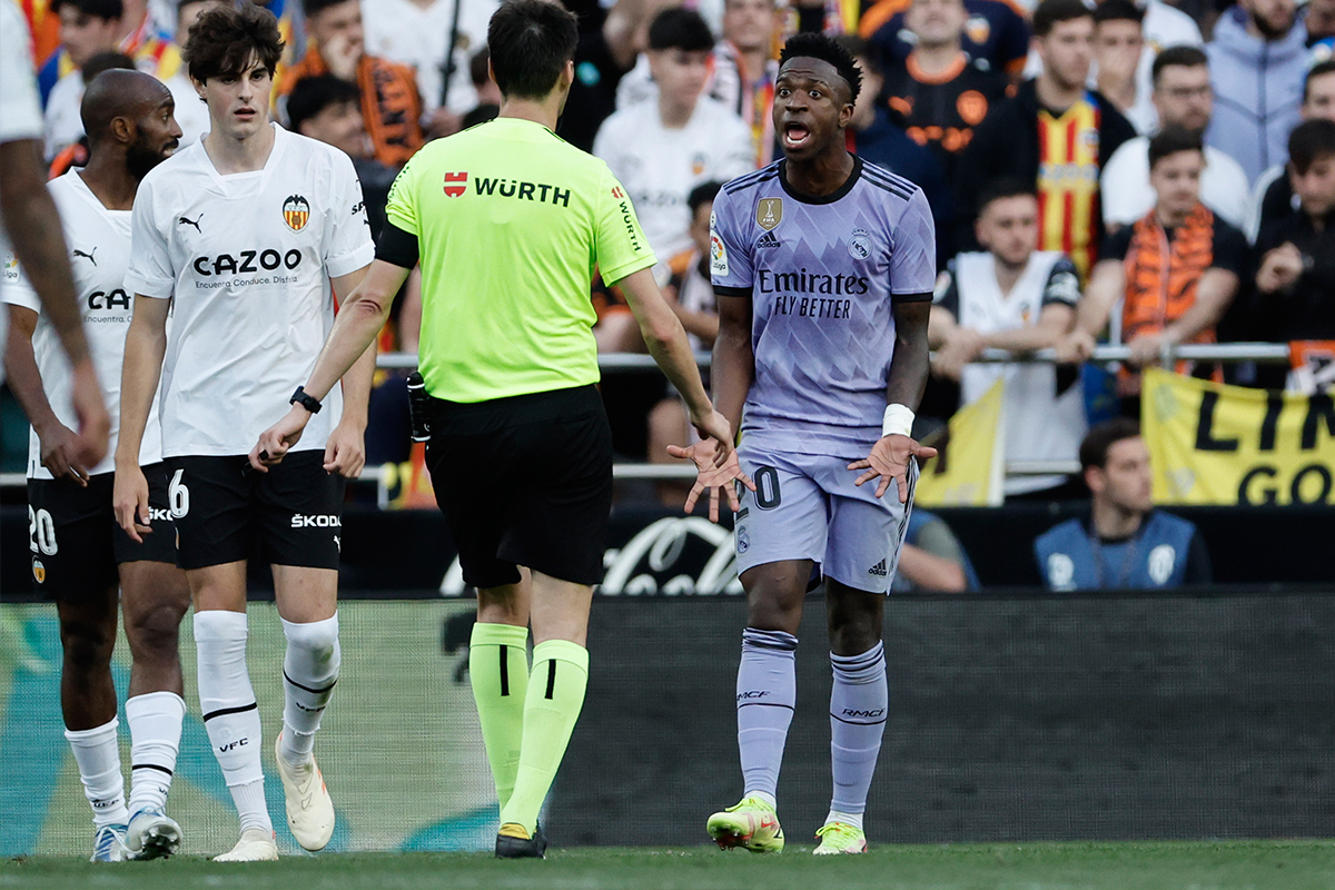 Valencia'ya 5 maç seyircisiz oynama cezası verildi