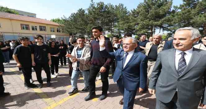 Başkan Büyükkılıç, öğrencilerle TOGG’u buluşturuyor