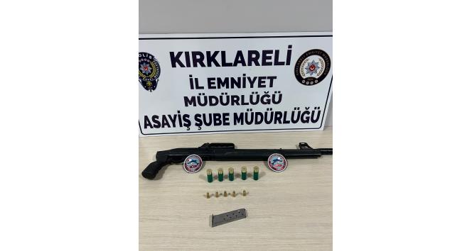 Kırklareli’de tabanca, tüfek ve uyuşturucu ele geçirildi
