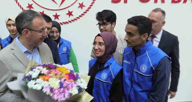 Gençlik ve Spor Bakanı Kasapoğlu Bandırma’da