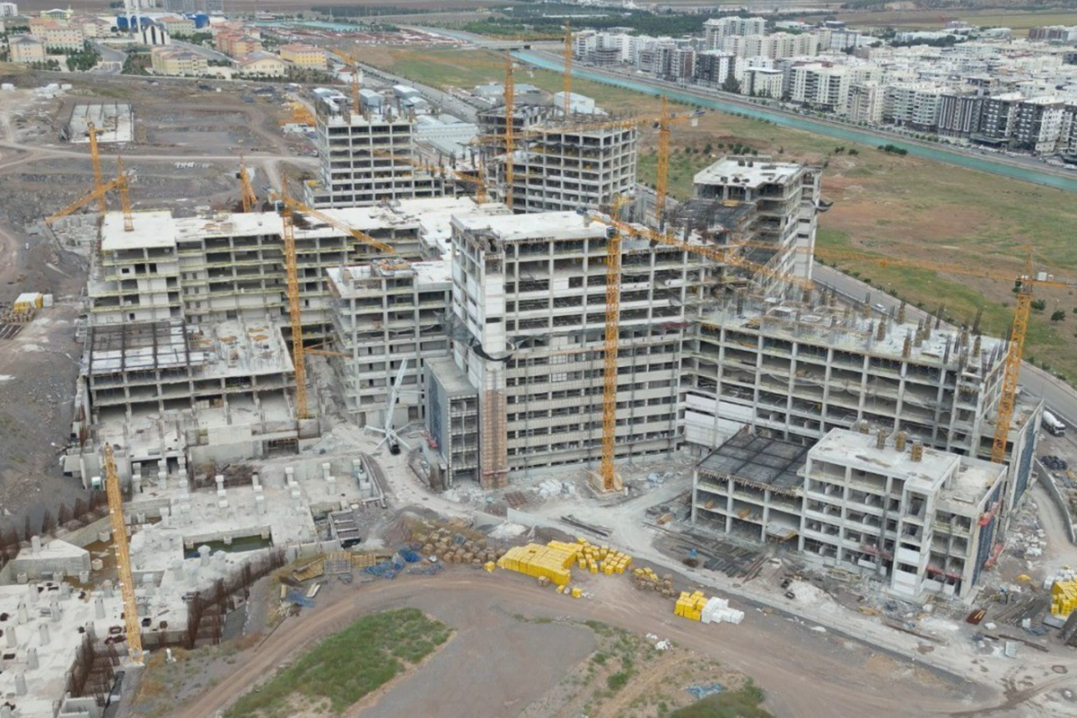 Şanlıurfa Şehir Hastanesi inşaatı hızla yükseliyor