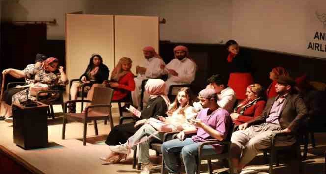 “Uçuşa Hazırız” adlı tiyatro oyunu sahnelendi