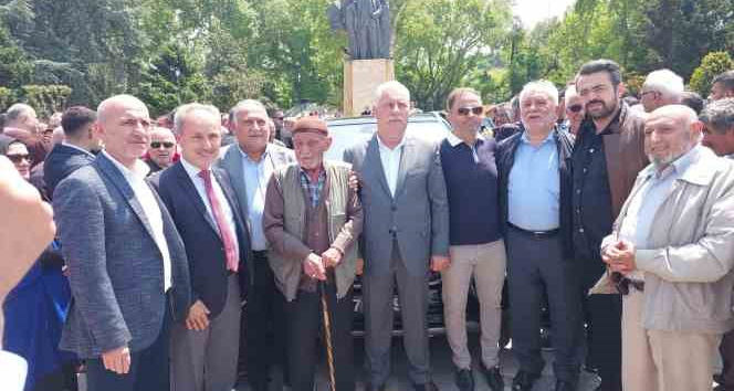 Kdz. Ereğli’de Togg’u gören telefonuna sarıldı