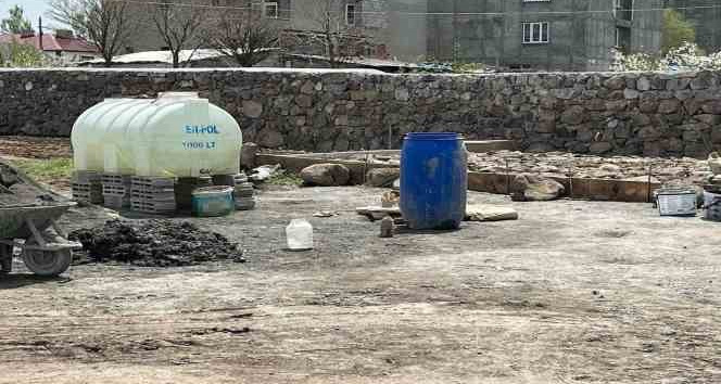 Kars’ta inşaat temelinden top mermisi çıktı