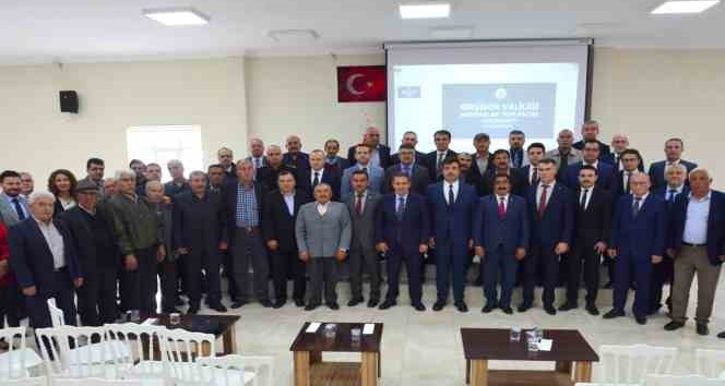 Vali Mete Buhara, Akçakent ve Çiçekdağı’nda muhtarları dinledi