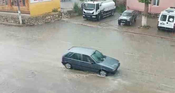 Kırıkkale’de dolu ve sağanak etkili oldu