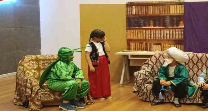 Drama kursu öğrencilerinin oyunu büyük beğeni topladı