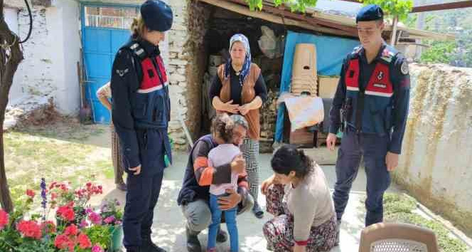 Aydın’da jandarma ekipleri şehit ailelerini yalnız bırakmıyor