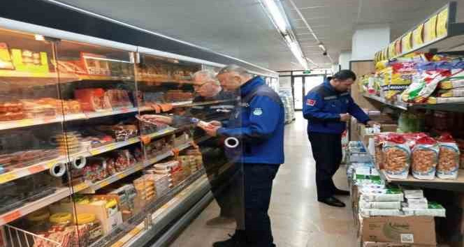 Zabıta ekipleri marketleri denetlendi