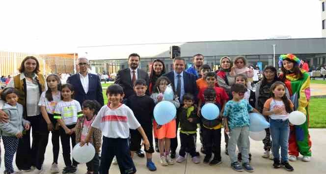 Depremzede vatandaşlara yöresel tatlı ikramı
