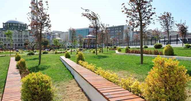 Sultangazi’de Fazlı Hayırlıoğlu Parkı hizmete açıldı
