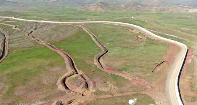 Van’da örülen duvarın uzunluğu 100 kilometreyi buldu