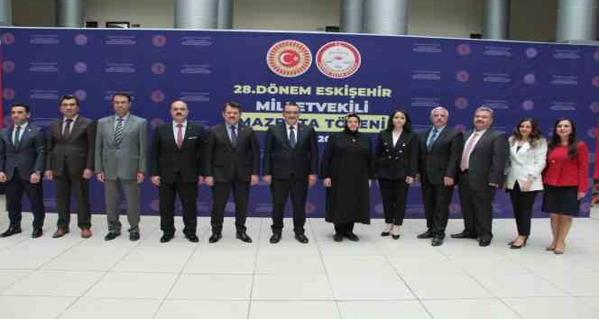 AK Parti Eskişehir milletvekilleri mazbatalarını aldı