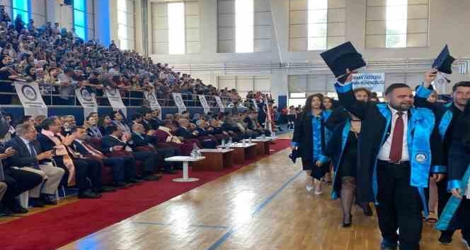 YÖK Başkanı Özvar, Çankırı’da üniversite öğrencilerinin mezuniyet heyecanına ortak oldu