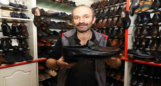 Metin Aydos, 49 yıldır el emeği ayakkabı üretiyor